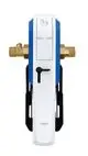 Einhebel-Filtergerät mit blauer und weißer Gehäusefarbe, ausgestattet mit Messinganschlüssen, von der Marke BWT, zur Wasserfiltration.